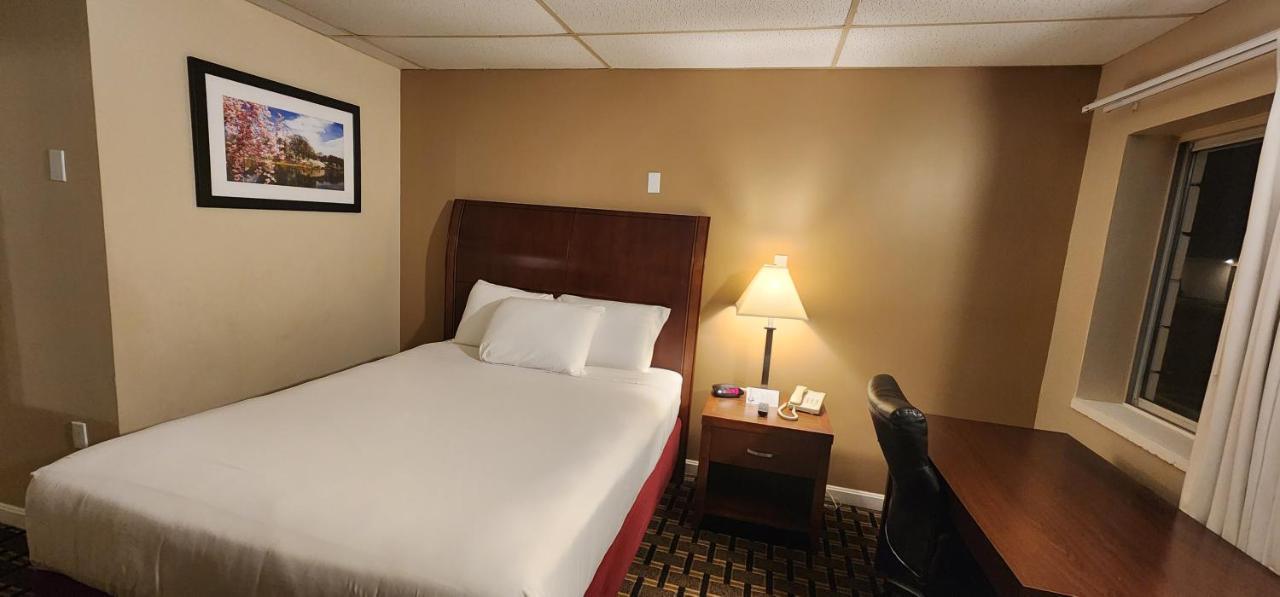 Nashoba Valley Inn & Suites Ayer Exteriör bild
