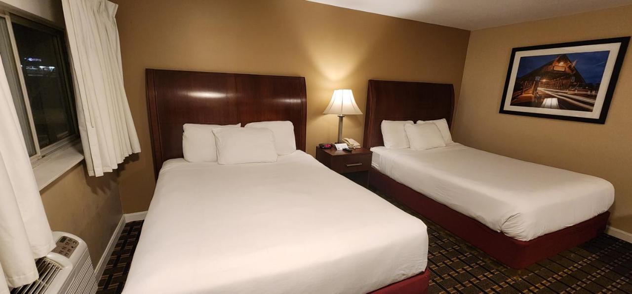 Nashoba Valley Inn & Suites Ayer Exteriör bild