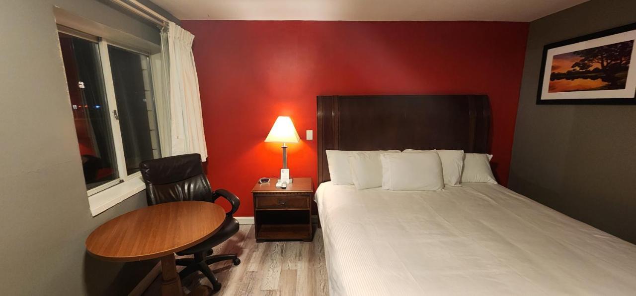 Nashoba Valley Inn & Suites Ayer Exteriör bild