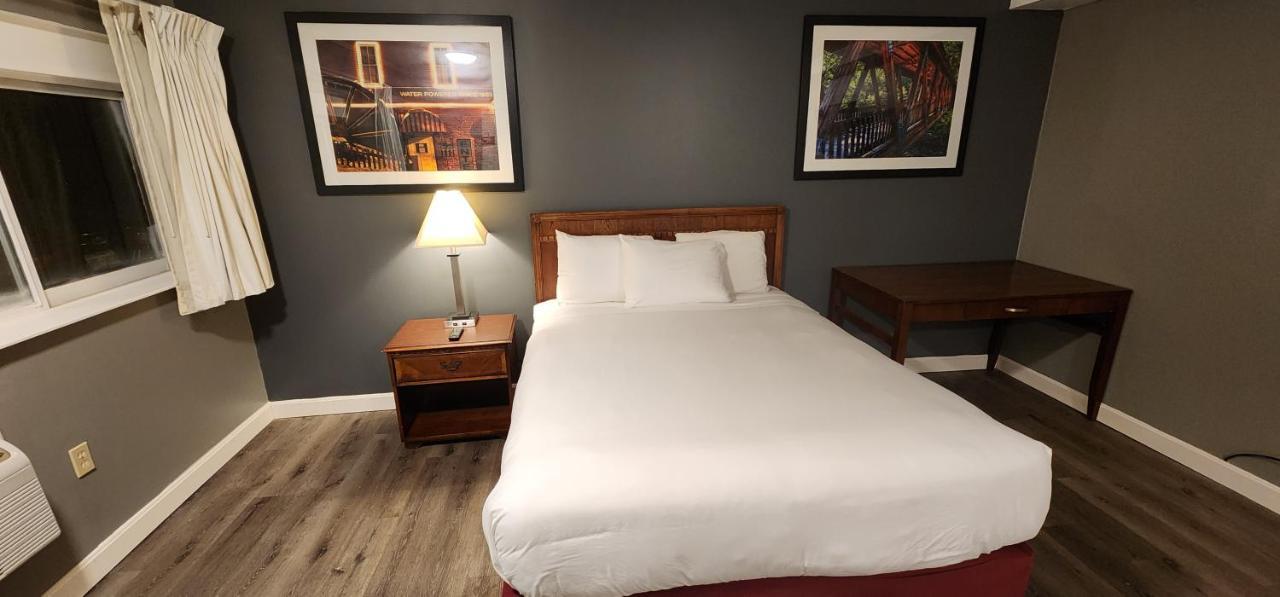 Nashoba Valley Inn & Suites Ayer Exteriör bild