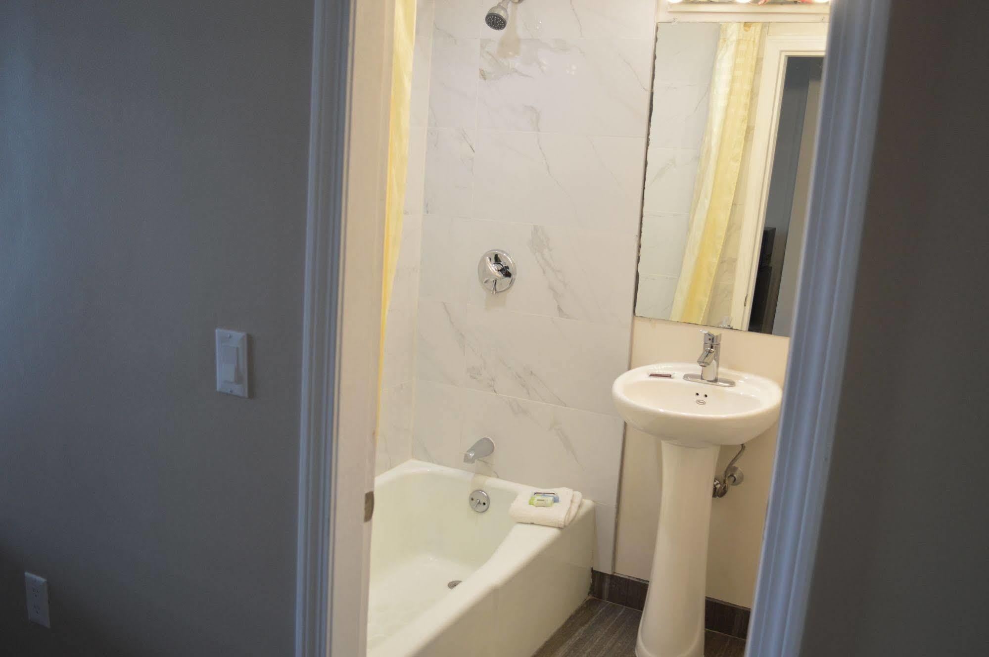 Nashoba Valley Inn & Suites Ayer Exteriör bild