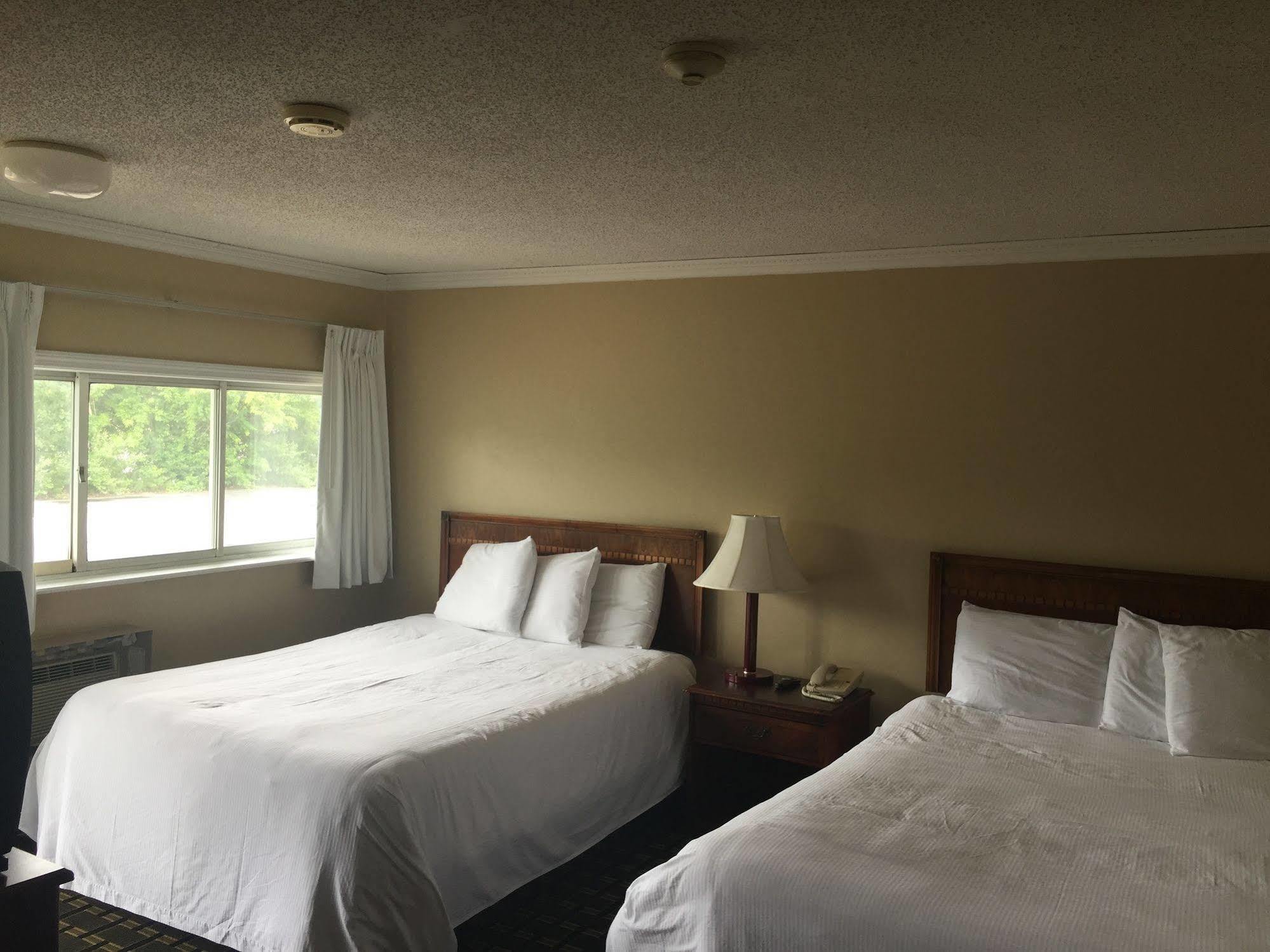 Nashoba Valley Inn & Suites Ayer Exteriör bild