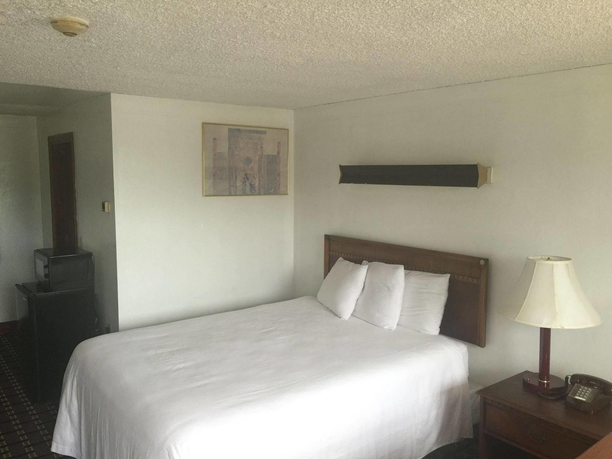 Nashoba Valley Inn & Suites Ayer Exteriör bild