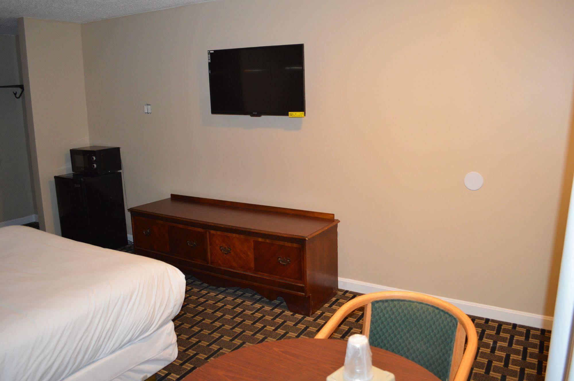Nashoba Valley Inn & Suites Ayer Exteriör bild