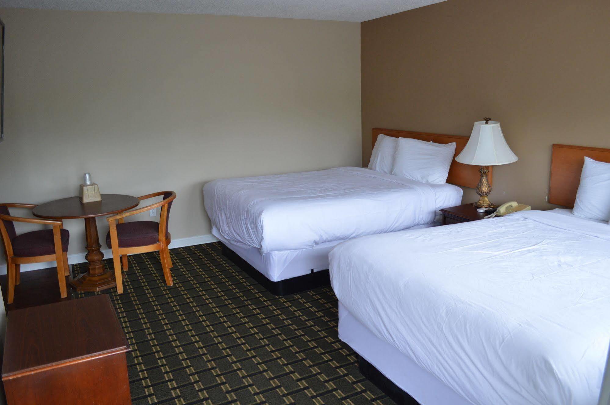 Nashoba Valley Inn & Suites Ayer Exteriör bild
