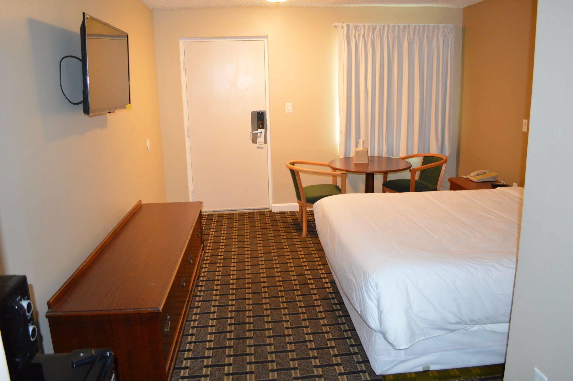 Nashoba Valley Inn & Suites Ayer Exteriör bild